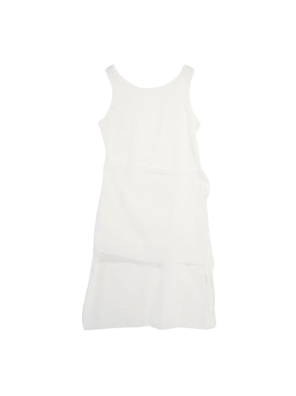 不安なムードを包み込むレースビスチェワンピ