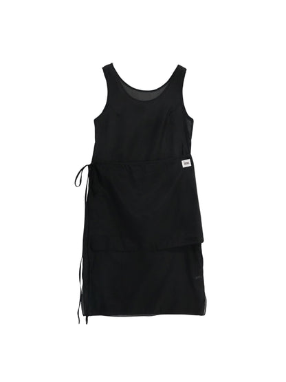 不安なムードを包み込むレースビスチェワンピ